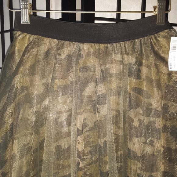 Skirt - Picture 2 of 3